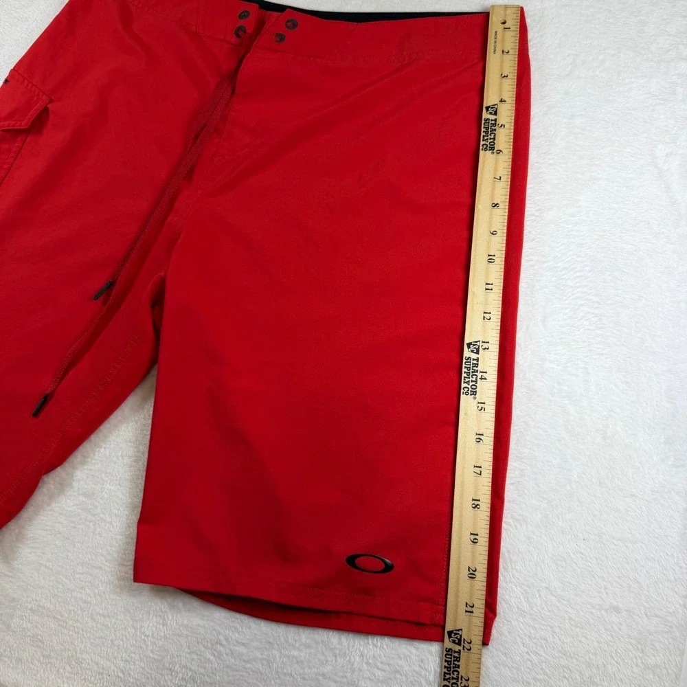 Oakley Mens Red Board Shorts Regular Fit Cargo Pocket Swim Trunks Size 36